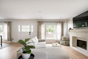 Charming Hollywood Bungalow with Private Parking